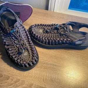 New Keen Uneek Women's Sandals Size 10
